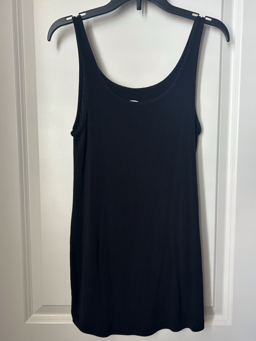 XS Old Navy Black Maternity Scoop Neck Tank